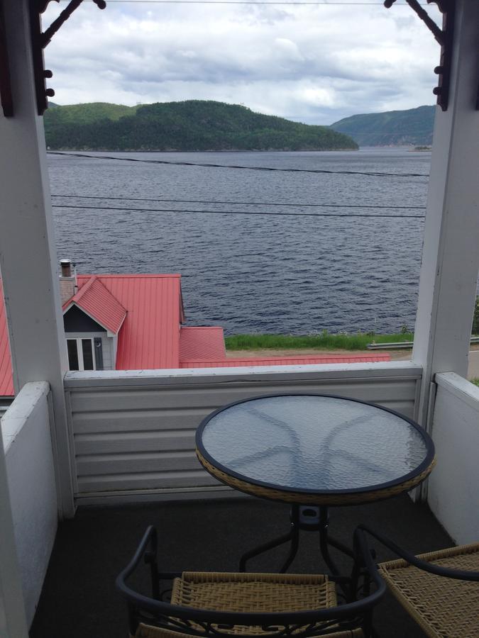 Auberge La Fjordelaise & La Rosalie L'Anse-Saint-Jean Bagian luar foto